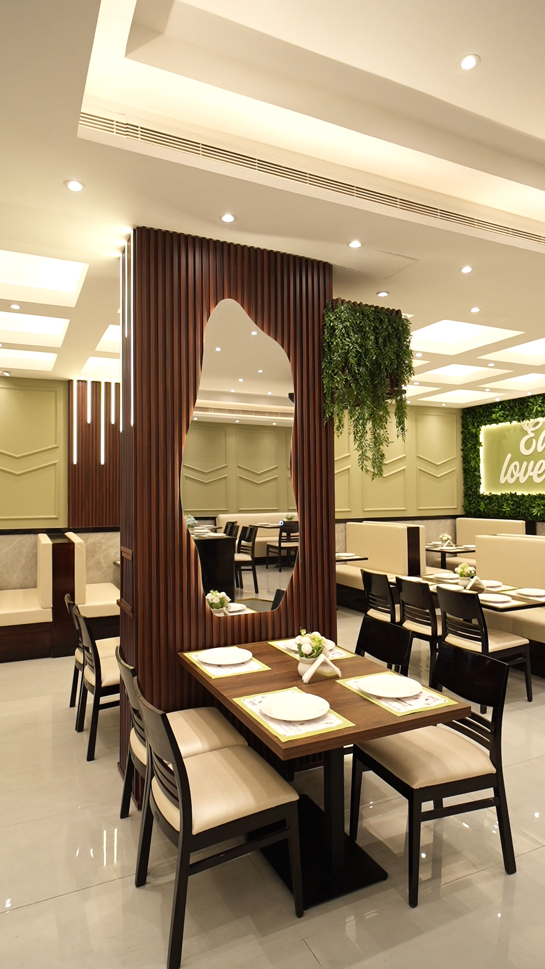 Restaurant interior 4