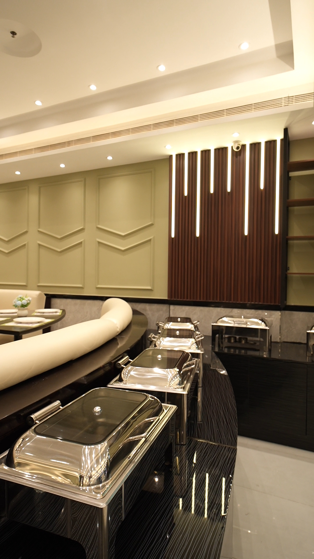 Restaurant interior 5